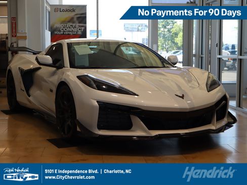 Used 2023 Chevrolet Corvette Z06 w/ Z07 Performance Package RWD image 1
