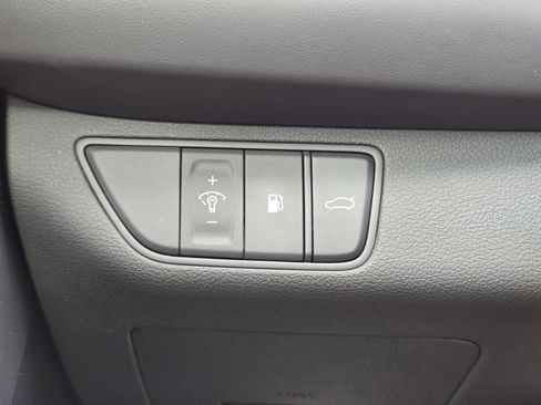 Used 2022 Genesis G70 2.0T image 21