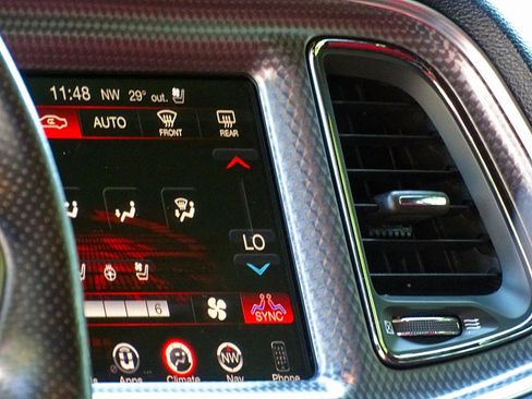 Used 2015 Dodge Challenger SRT Hellcat RWD image 31