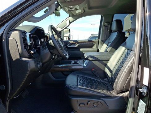 Used 2025 Chevrolet Silverado 2500 LT image 10