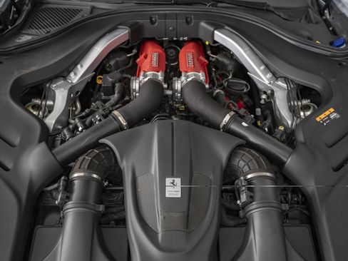Used 2021 Ferrari Roma RWD image 46