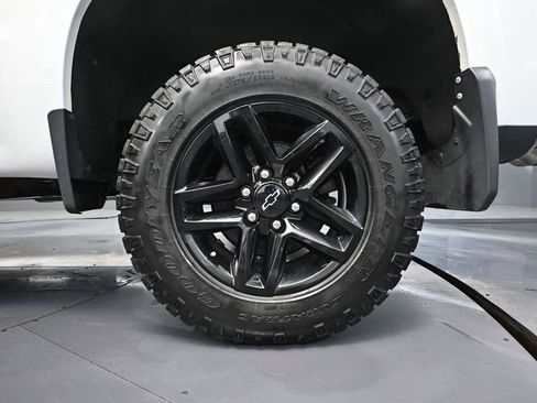 Used 2021 Chevrolet Silverado 1500 LT Trail Boss w/ Bed Protection Package image 16