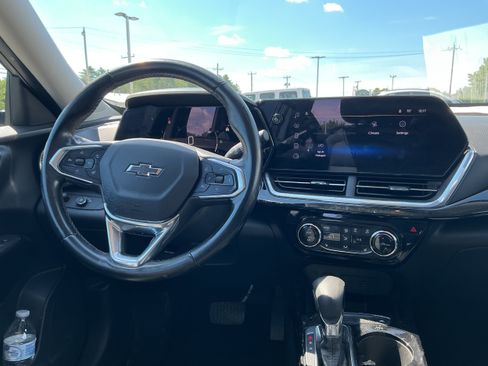 Certified 2024 Chevrolet Trax ACTIV FWD image 6