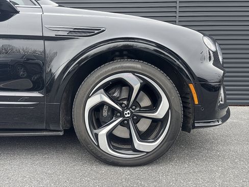 Used 2022 Bentley Bentayga V8 image 13