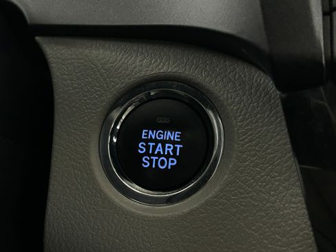 Used 2020 Toyota Sienna XLE w/ Carpet Mat Package AWD/4WD image 10