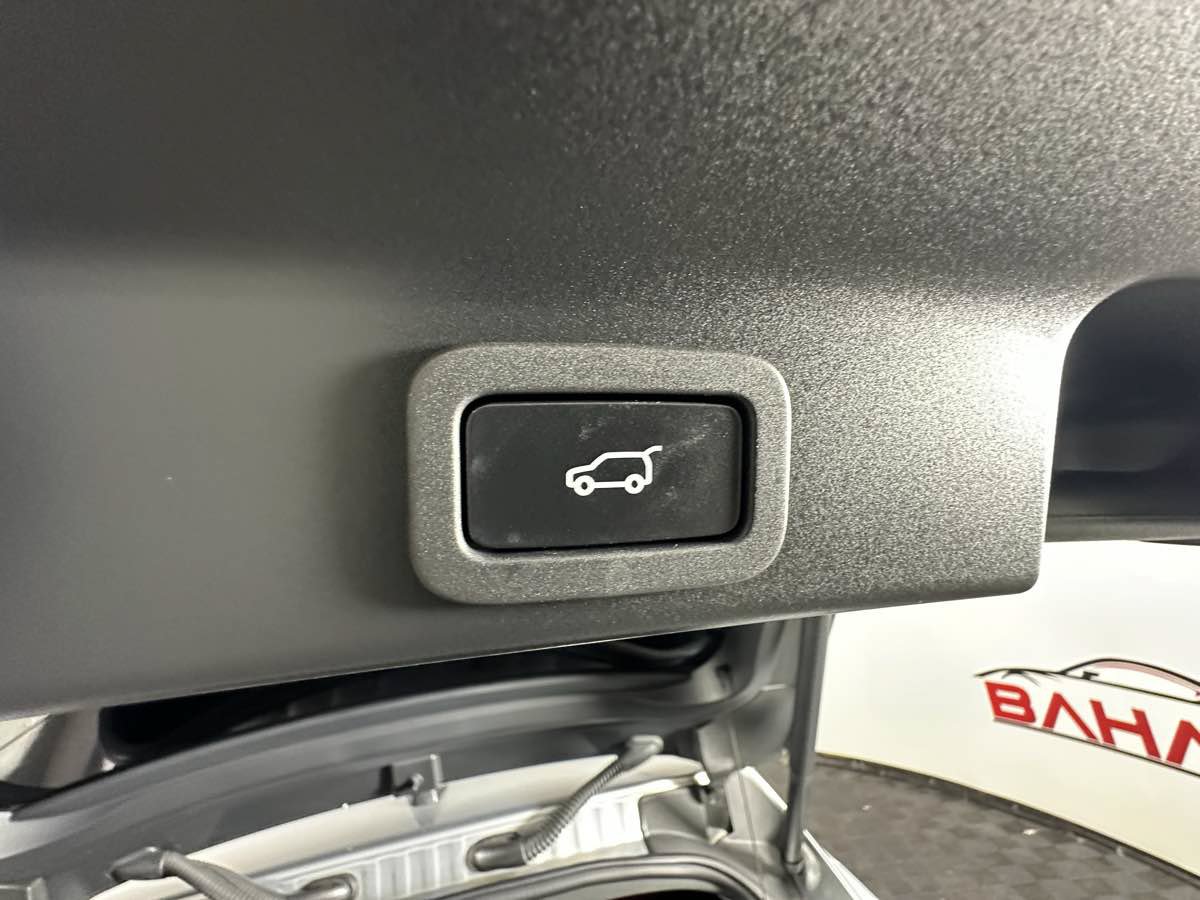Used 2021 Jaguar F-PACE R-Dynamic S AWD/4WD image 21