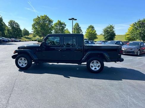 Used 2022 Jeep Gladiator Sport AWD/4WD image 7