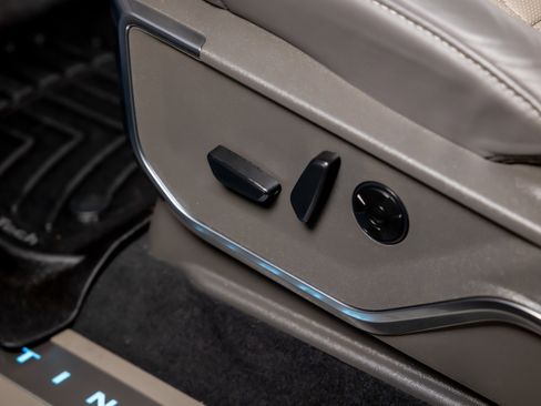 Used 2026 Ford F250 Platinum w/ Platinum Plus Package image 14