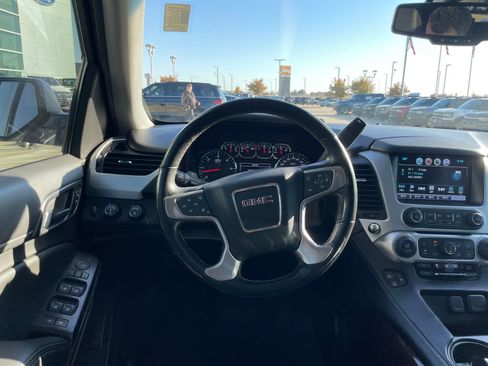 Used 2019 GMC Yukon SLT image 13