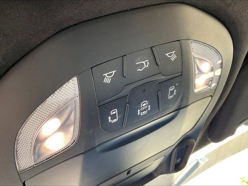 Used 2024 Chrysler Pacifica Pinnacle image 31