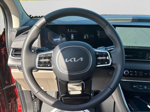 New 2026 Kia Carnival EX FWD image 16
