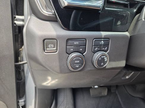 Used 2024 Chevrolet Silverado 1500 LT w/ Leather Package AWD/4WD image 24