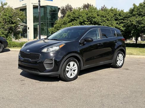 Used 2017 Kia Sportage LX FWD image 2