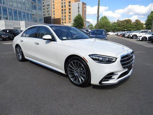 Certified 2022 Mercedes-Benz S 500 4MATIC w/ AMG Line Package image 5