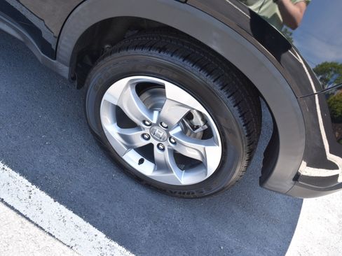 Certified 2021 Honda HR-V LX image 11