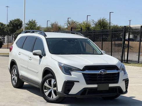 Used 2023 Subaru Ascent Premium w/ Convenience Package AWD/4WD image 2