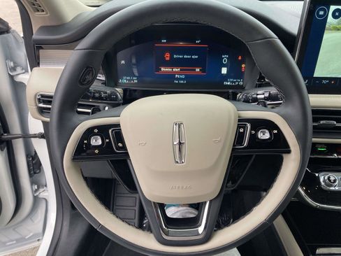 New 2025 Lincoln Corsair FWD w/ Equipment Group 101A image 30