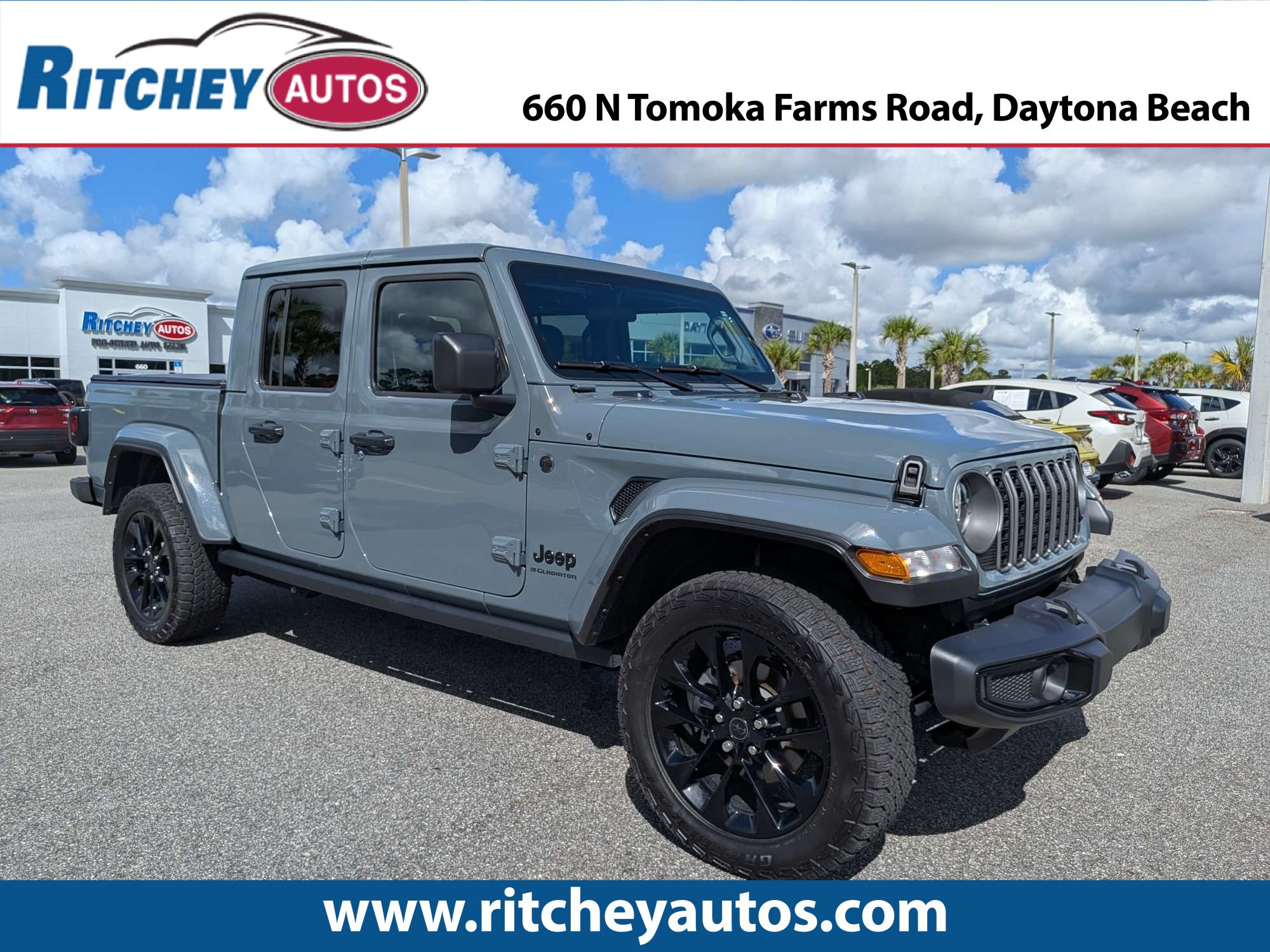 Used 2025 Jeep Gladiator Sport AWD/4WD image 1