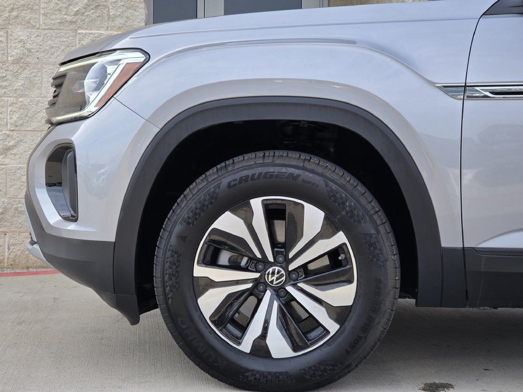 Used 2024 Volkswagen Atlas Cross Sport SE FWD image 7
