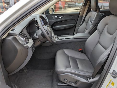 Certified 2025 Volvo XC60 B5 Plus image 11