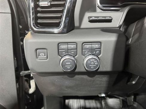 Used 2025 GMC Sierra 2500 Denali w/ Denali Reserve Package AWD/4WD image 10