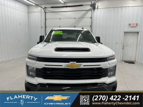 Used 2024 Chevrolet Silverado 2500 Custom w/ Custom Value Package AWD/4WD image 7