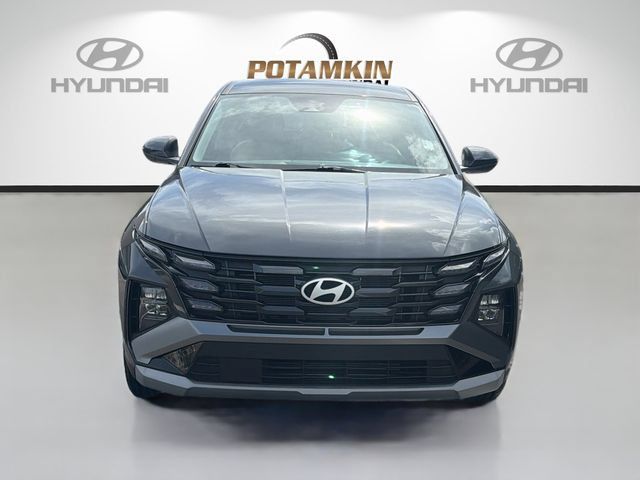 Used 2025 Hyundai Tucson SE FWD image 2