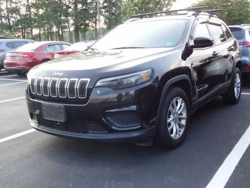 Used 2021 Jeep Cherokee Latitude w/ Mopar Interior Package FWD image 1