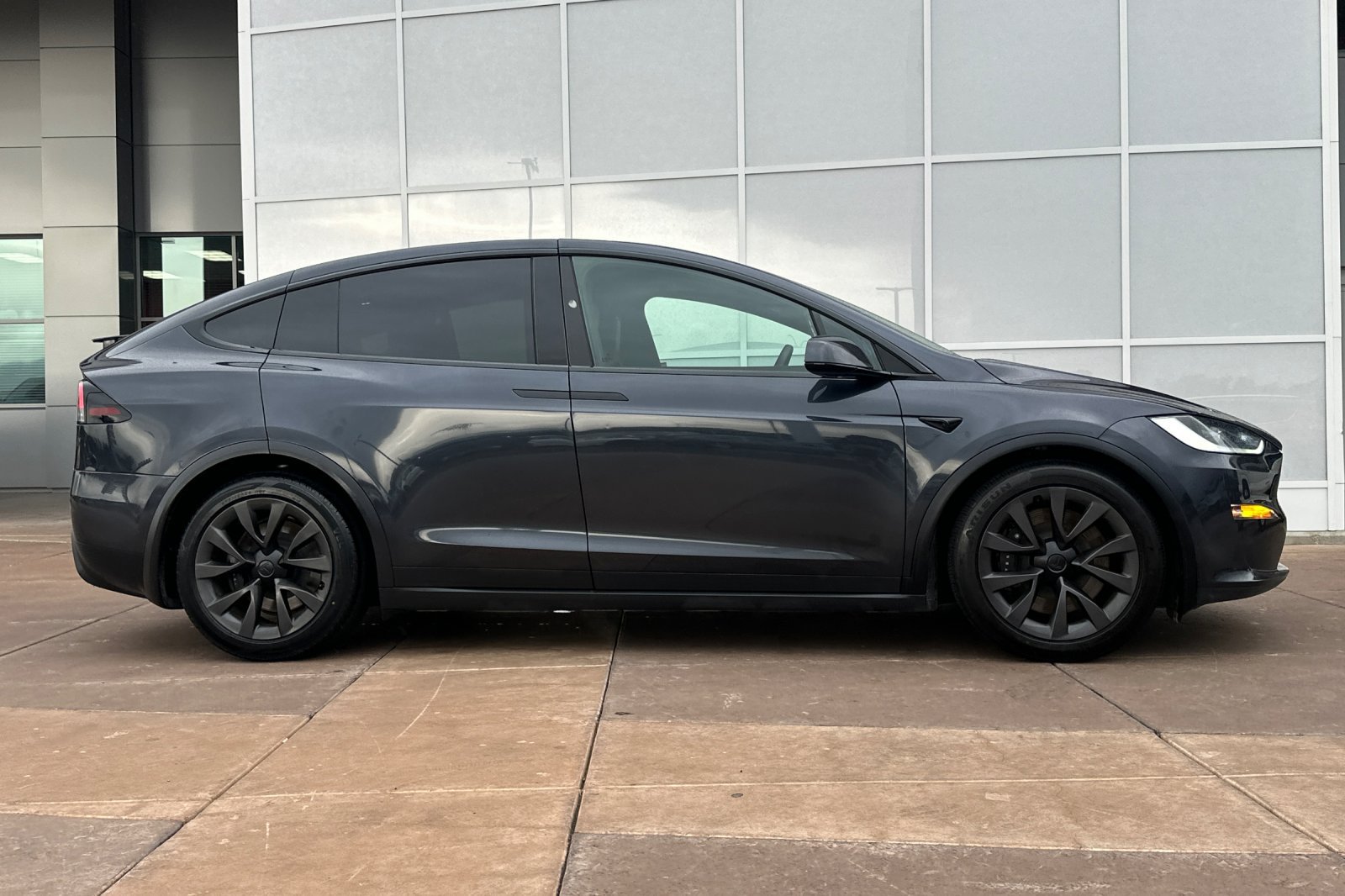 Used 2023 Tesla Model X AWD/4WD image 3