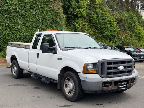 Used 2005 Ford F350 XLT RWD image 4