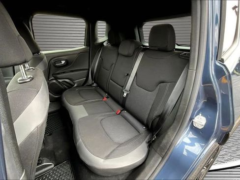 Used 2022 Jeep Renegade Altitude w/ Convenience Group AWD/4WD image 21