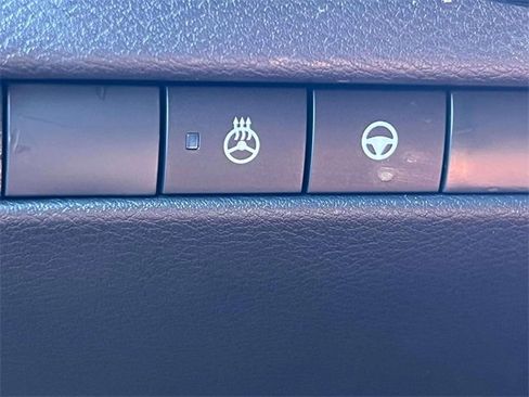 Used 2025 Nissan Kicks SR w/ SR Premium Package image 20