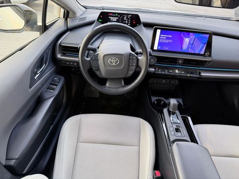 Used 2023 Toyota Prius XLE FWD image 11