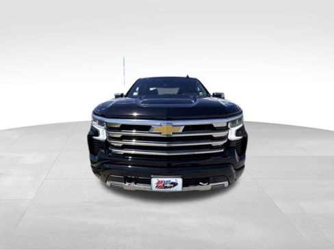 Used 2026 Chevrolet Silverado 1500 High Country w/ High Country Premium Package AWD/4WD image 2