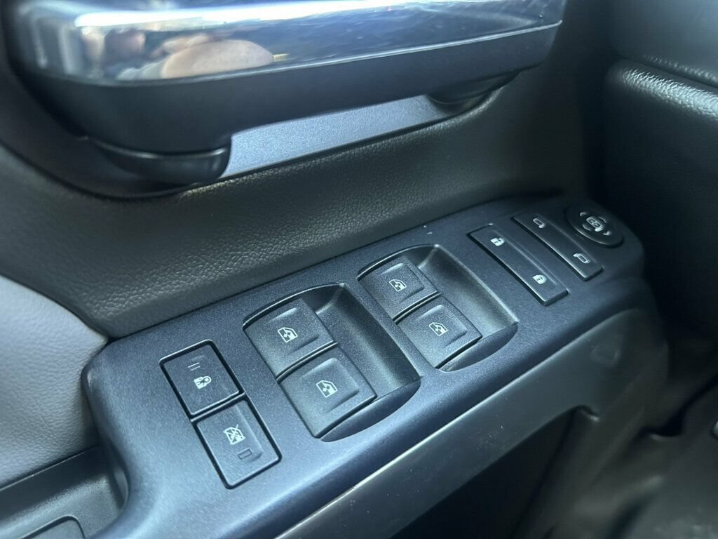 Used 2017 Chevrolet Silverado 1500 LT w/ All Star Edition AWD/4WD image 15