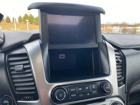 Used 2018 Chevrolet Suburban Premier image 44