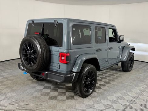 Used 2024 Jeep Wrangler Unlimited Sahara w/ Technology Group AWD/4WD image 8