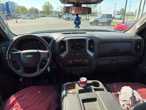 Used 2021 Chevrolet Silverado 1500 Custom image 5