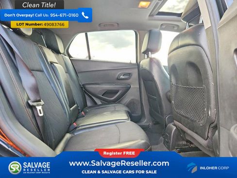Used 2019 Chevrolet Trax LT w/ Sun & Sound Package image 13