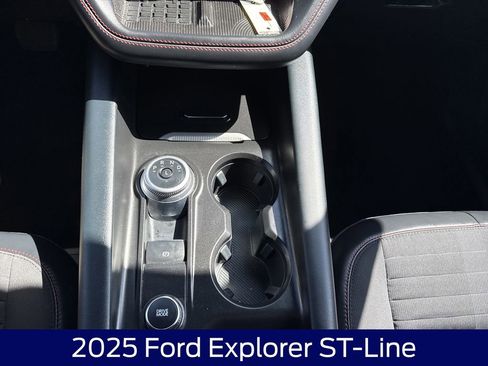 Used 2025 Ford Explorer ST-Line w/ Premium Package AWD/4WD image 25
