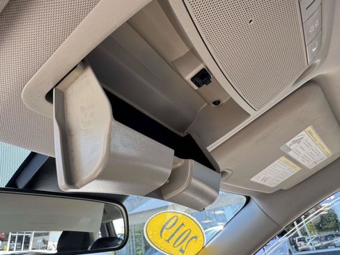 Used 2019 Nissan Rogue S AWD/4WD image 36