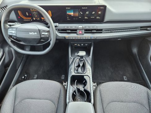 Used 2025 Kia K4 image 25