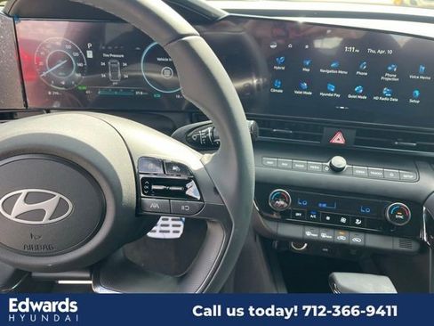 New 2025 Hyundai Elantra SEL image 14