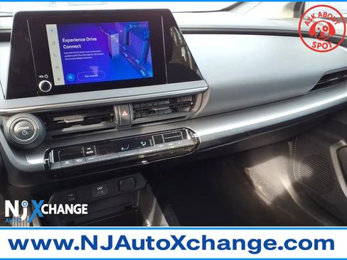 Used 2024 Toyota Prius LE image 33