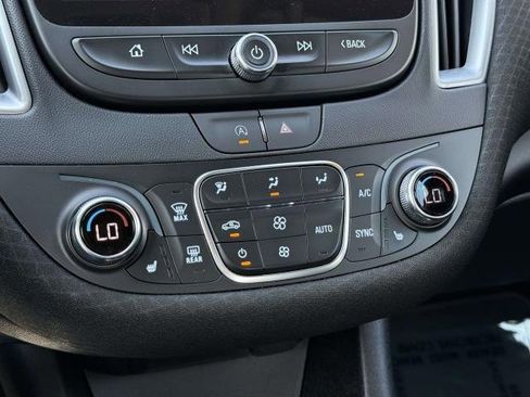 Used 2025 Chevrolet Malibu LT image 24