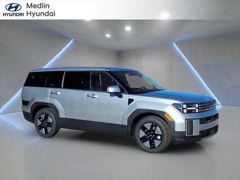 Used 2026 Hyundai Santa Fe SE image 1