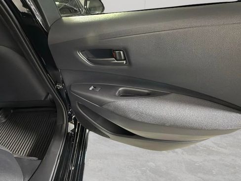 Used 2025 Toyota Corolla LE image 31