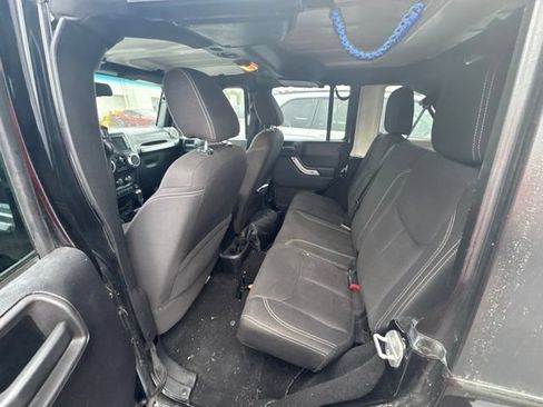 Used 2015 Jeep Wrangler Unlimited Sahara w/ Connectivity Group AWD/4WD image 22