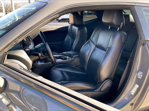 Used 2018 Dodge Challenger R/T Plus image 7