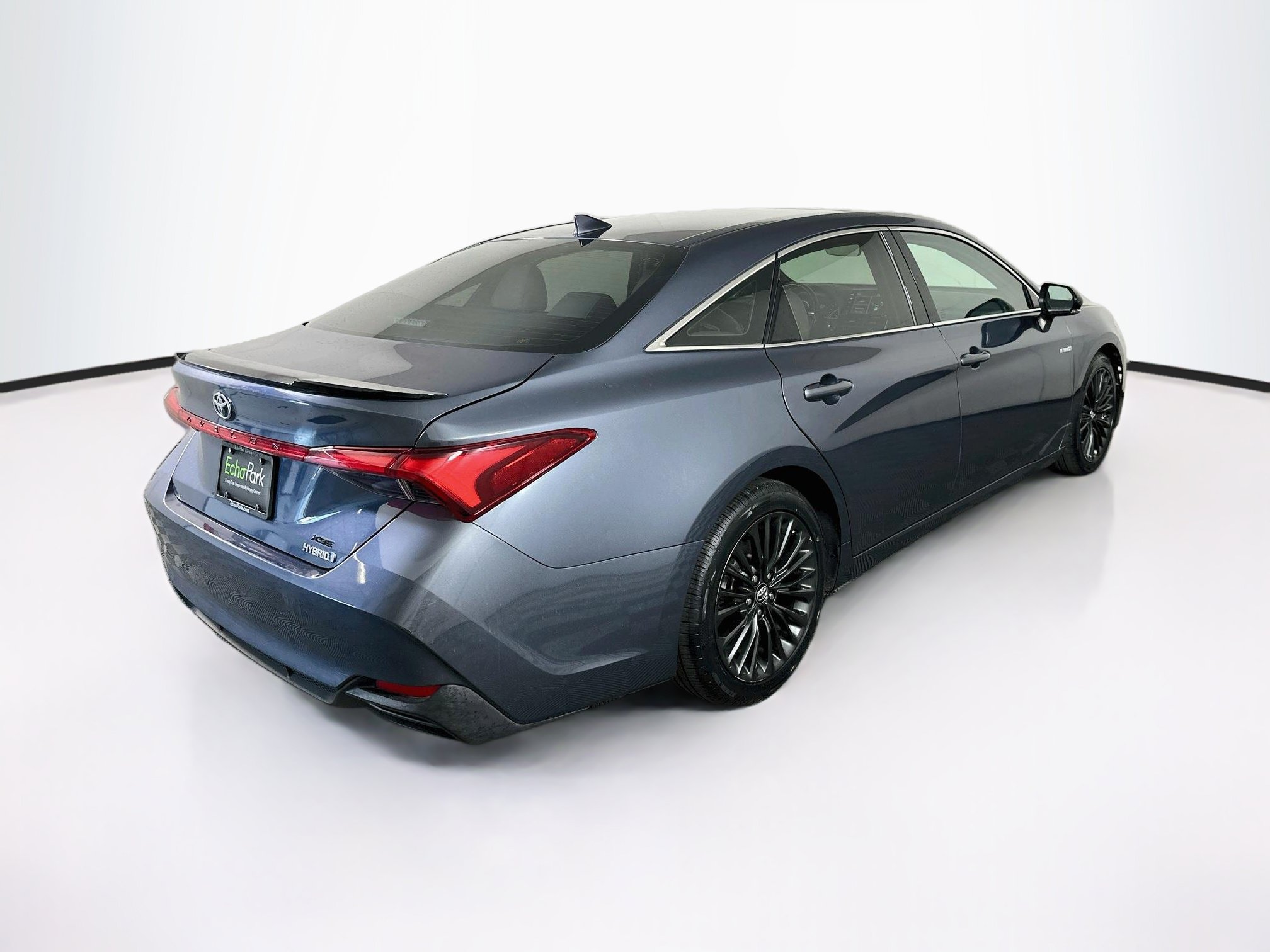 Used 2019 Toyota Avalon XSE w/ Preferred Accessory Package FWD image 9
